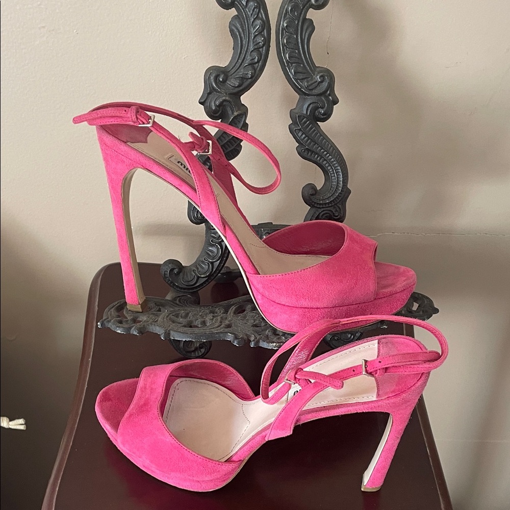 Miu Miu Elegant Pink suede High Heel Sandals